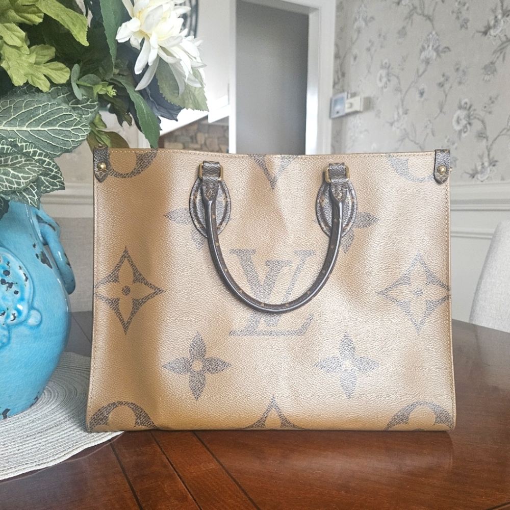 Louis Vuitton Reverse Monogram Onthego MM In EUC With Dustbag